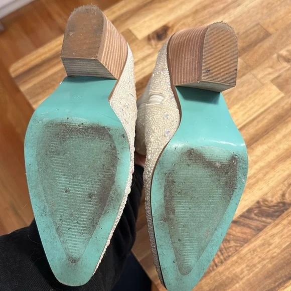 Betsy Johnson diva pearl booties. - Picture 4 of 7